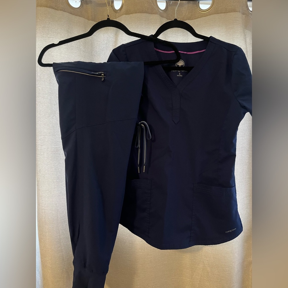 Healing Hands Scrubs Set, bottom size Small, Top size Small (worn 3 times)
